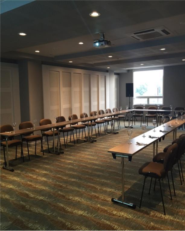 Ghl Hotel Монтерія Екстер'єр фото A meeting room at the hotel