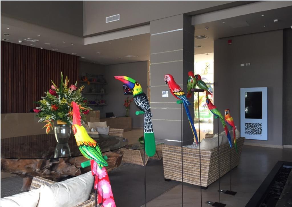Ghl Hotel Монтерія Екстер'єр фото Parrots at the lobby