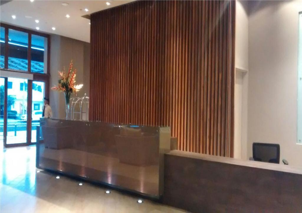 Ghl Hotel Монтерія Екстер'єр фото Reception desk at the hotel