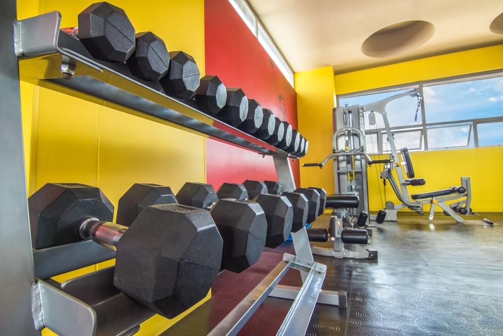 Ghl Hotel Монтерія Екстер'єр фото A gym at the hotel