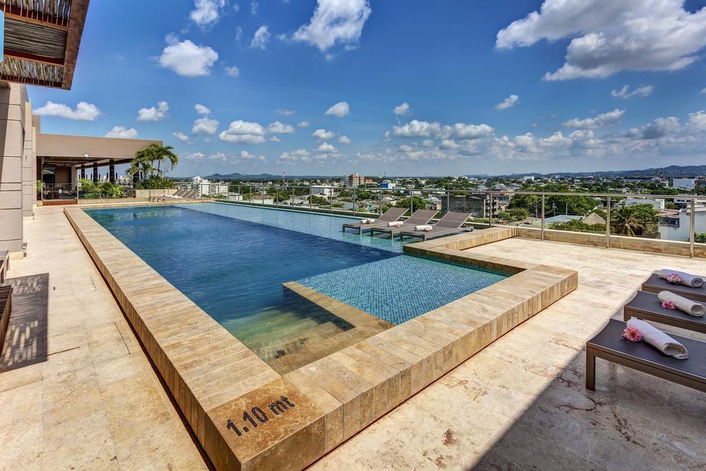 Ghl Hotel Монтерія Екстер'єр фото Infinity pool at the rooftop
