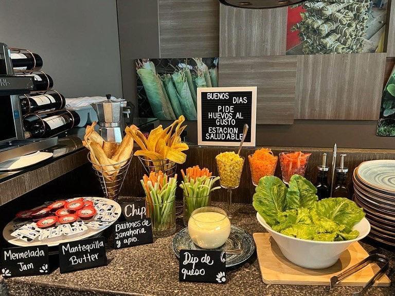 Ghl Hotel Монтерія Екстер'єр фото A salad bar at a restaurant in Madrid, Spain